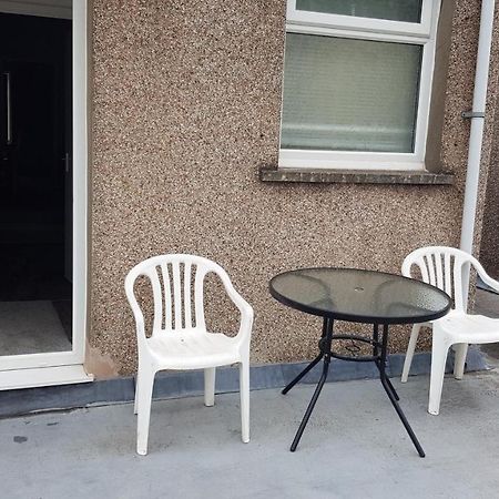 Art Studio Apartment Briton Ferry Exterior foto